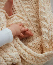 Afbeelding in Gallery-weergave laden, NEW PHILDAR BABYBOEK 261 MIJN EERSTE WINTER 2025