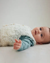 Afbeelding in Gallery-weergave laden, NEW PHILDAR BABYBOEK 261 MIJN EERSTE WINTER 2025