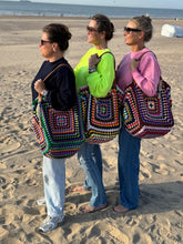 Afbeelding in Gallery-weergave laden, XL Crochet Weekend Bag
