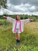 Afbeelding in Gallery-weergave laden, SOLDEN BREIPAKKET JANUARI: FESTIVAL CARDIGAN NU 84,44€ IPV 105.55€