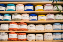 Afbeelding in Gallery-weergave laden, LN Vitor Alpaca Bouclé