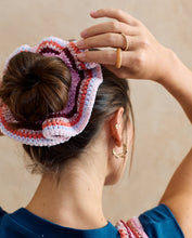 Afbeelding in Gallery-weergave laden, HAAKPATROON TAS EN SCRUNCHIE GISELA
