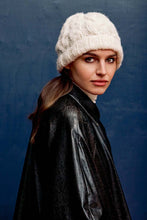 Afbeelding in Gallery-weergave laden, Lang Baby Lama NEW
